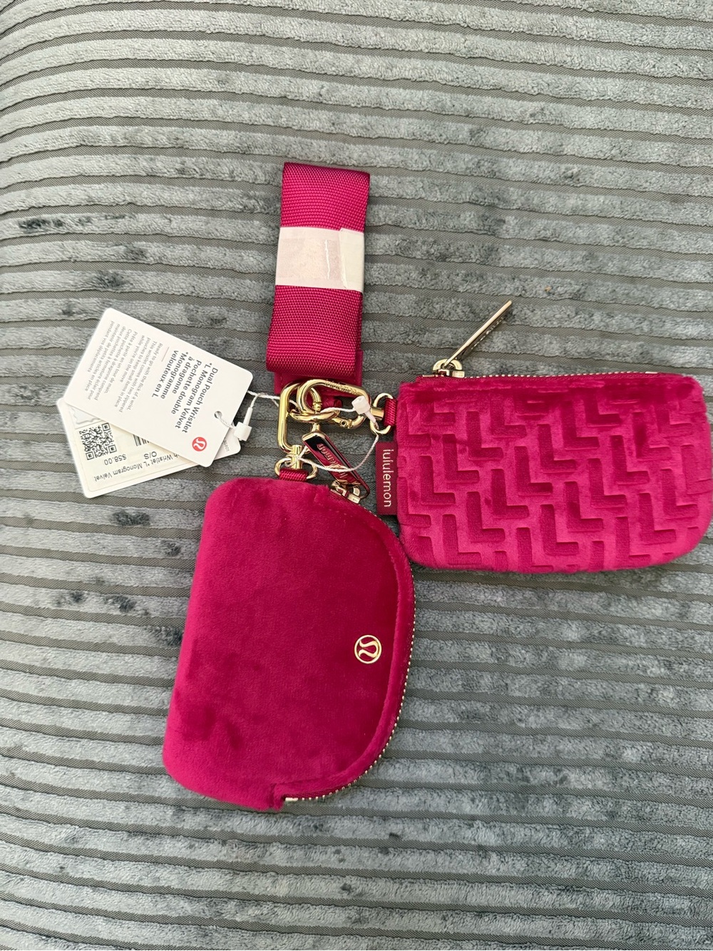 lululemon athletica Fuchsia Velvet Wristlet Key & Card Holder Set